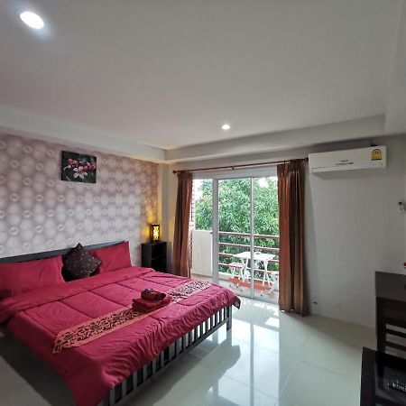 Tontalay Hotel Bang Saen Exterior photo