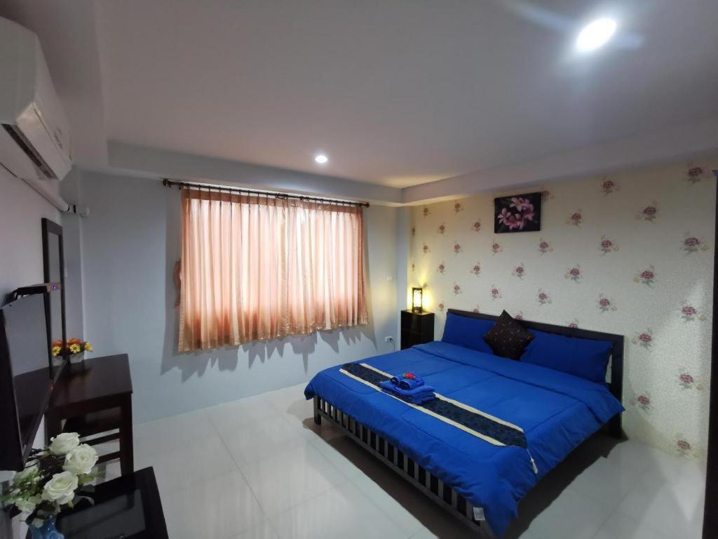 Tontalay Hotel Bang Saen Exterior photo