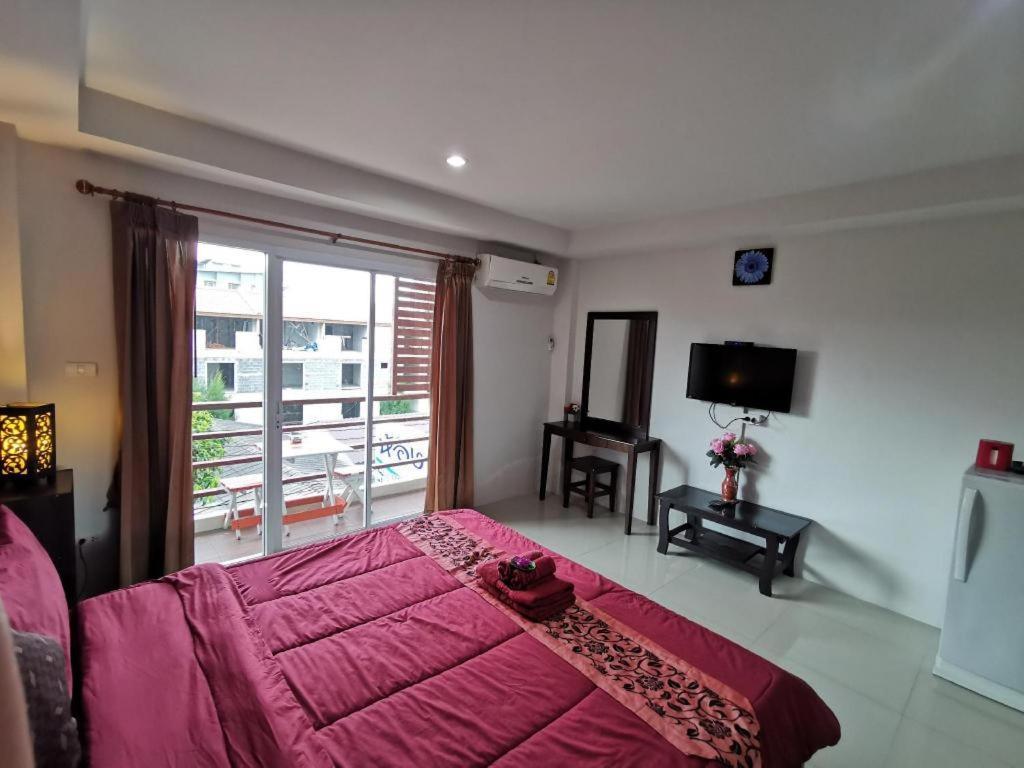 Tontalay Hotel Bang Saen Exterior photo