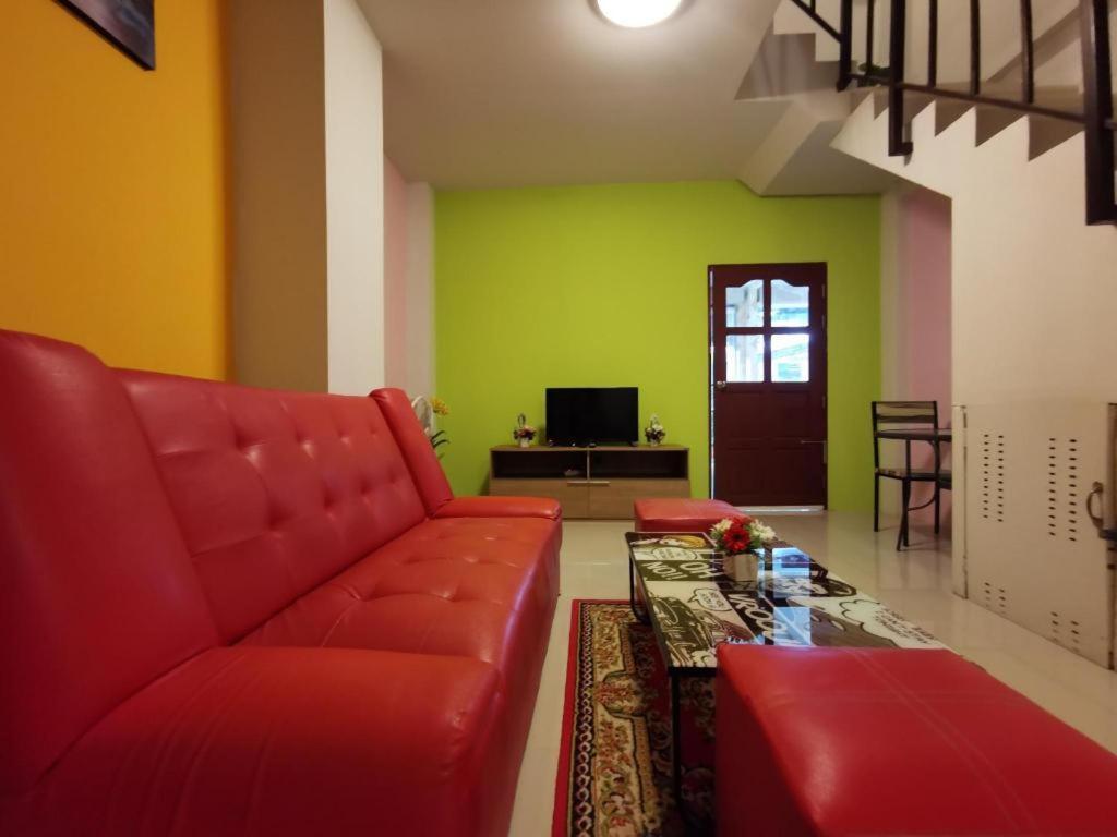 Tontalay Hotel Bang Saen Exterior photo