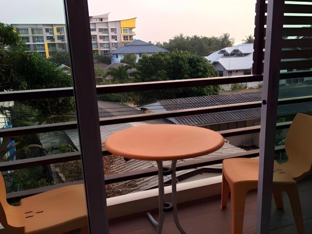 Tontalay Hotel Bang Saen Exterior photo