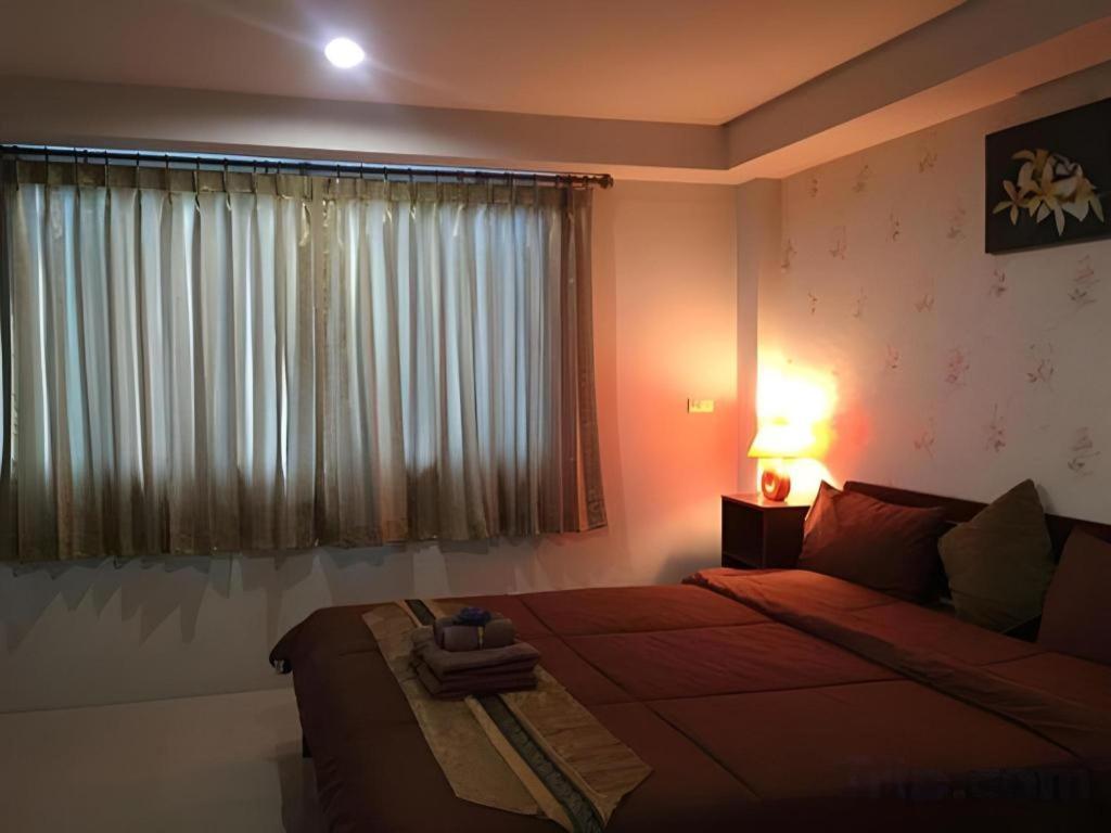 Tontalay Hotel Bang Saen Exterior photo