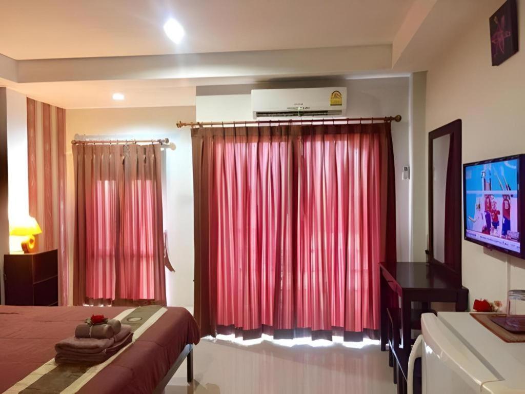 Tontalay Hotel Bang Saen Exterior photo