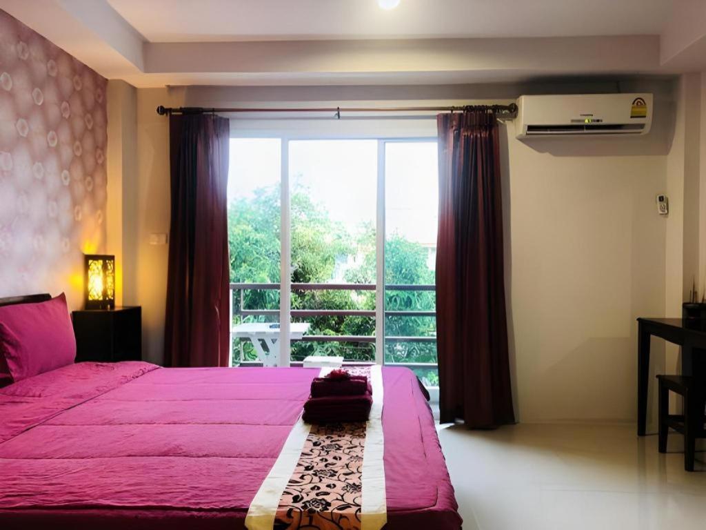 Tontalay Hotel Bang Saen Exterior photo